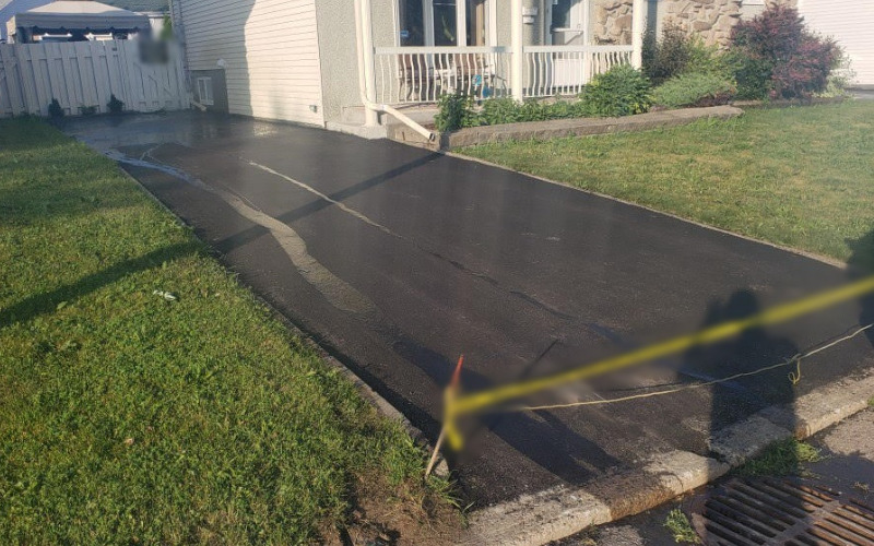 Laval Asphalt 1 - Entreprise de pavage et réparation d'asphalte a Laval